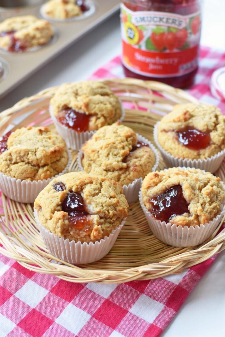 Peanut Butter &amp; Jelly Muffins - Muffin Tin Recipes